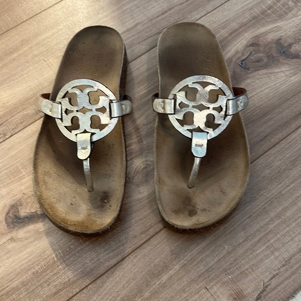 Size 8 tory Burch metallic gold Miller cloud
